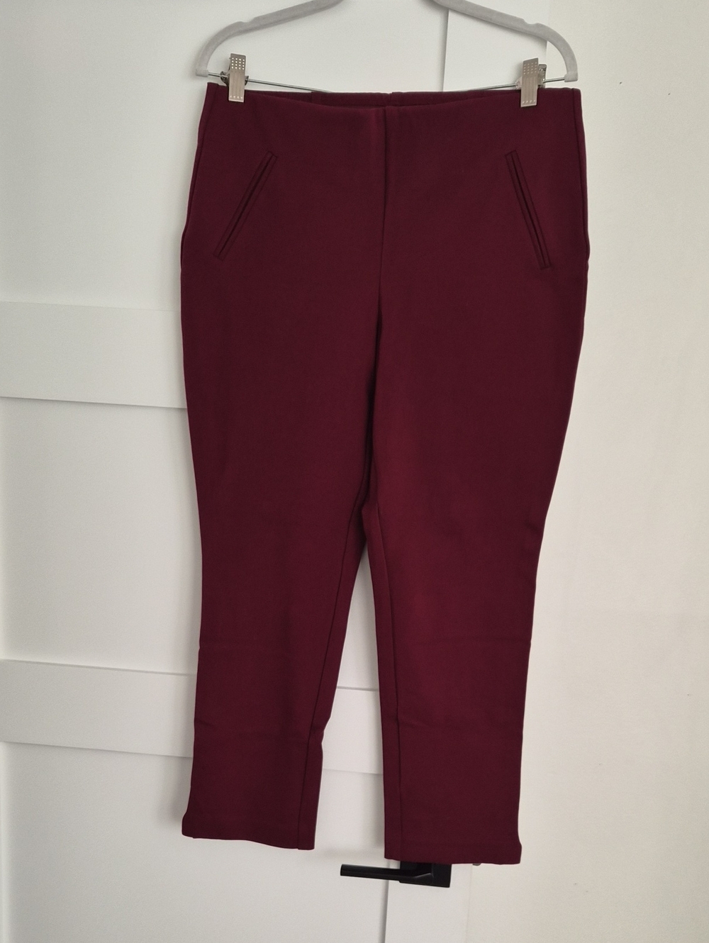 Chico's Cropped Pull-On Ponte Pants in Deep Burgundy